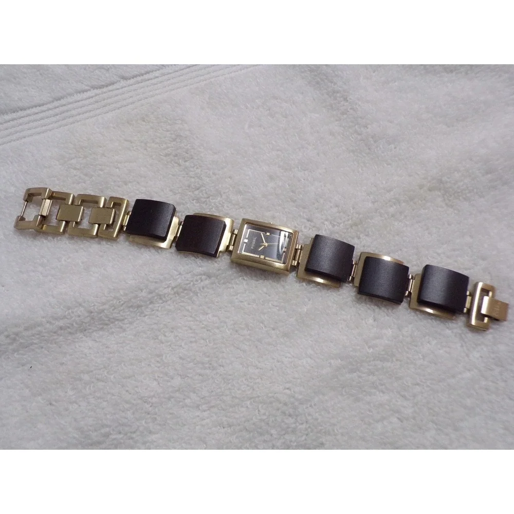 Fossil Womens Gold Tone Wood Inlay Link Bracelet‎ Rectangular Black Dial Watch
